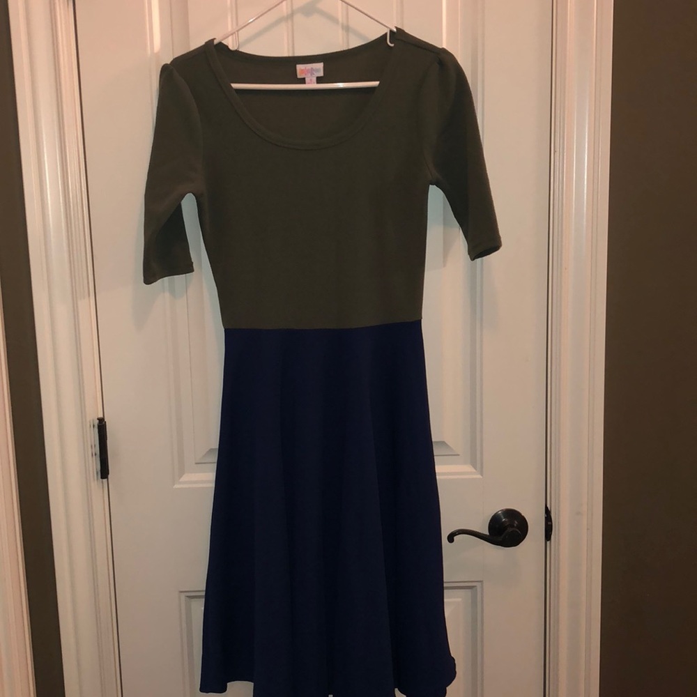 Nicole dress medium